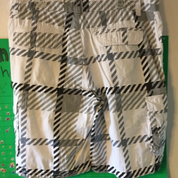 Machine cargo shorts. - Picture 4 of 5